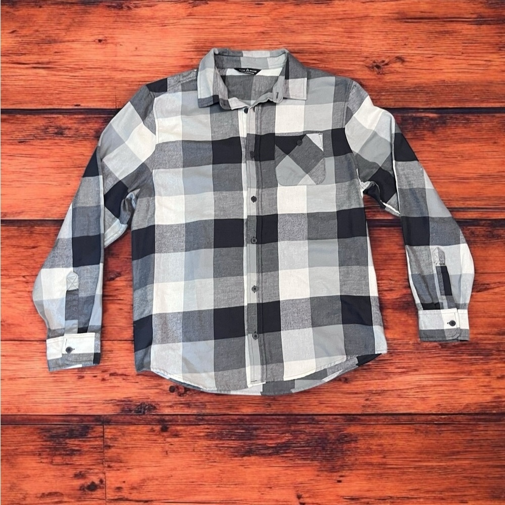 Plaid Alpine Design Button-Up Flannel